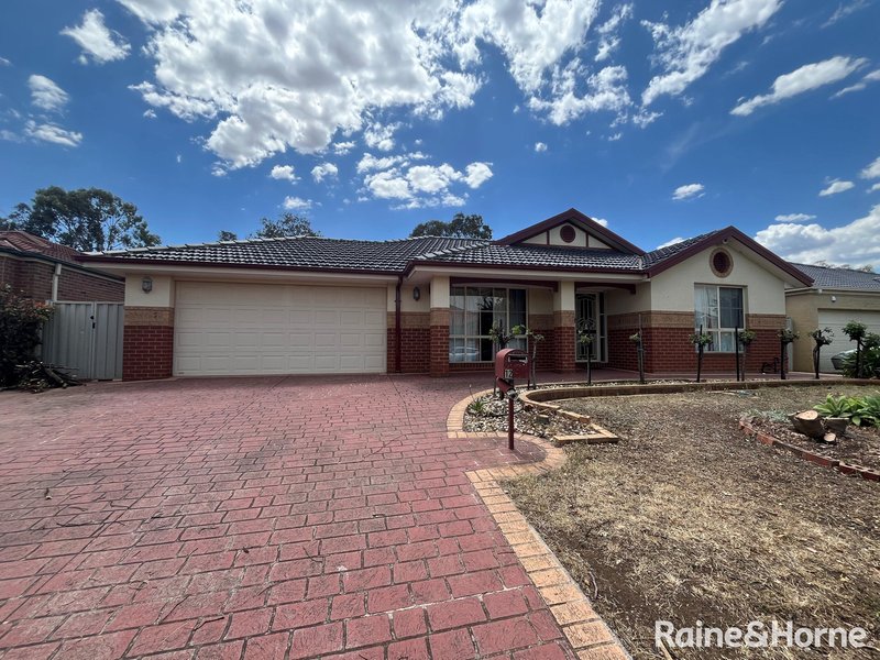 12 Loddon Close, Caroline Springs VIC 3023