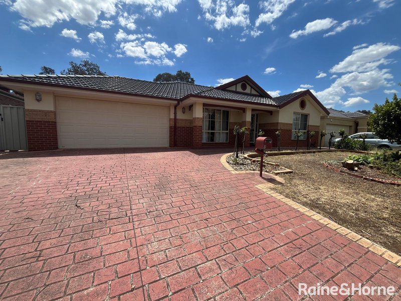 Photo - 12 Loddon Close, Caroline Springs VIC 3023 - Image 25