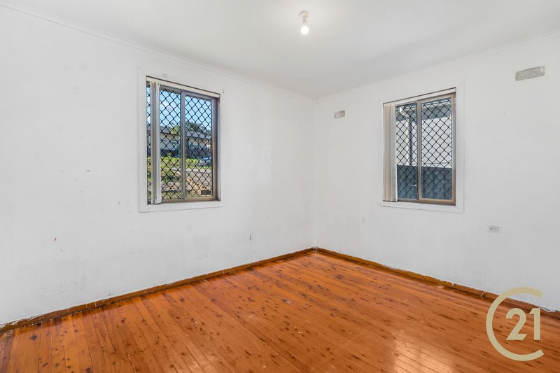 Photo - 12 Lomani Street, Busby NSW 2168 - Image 8