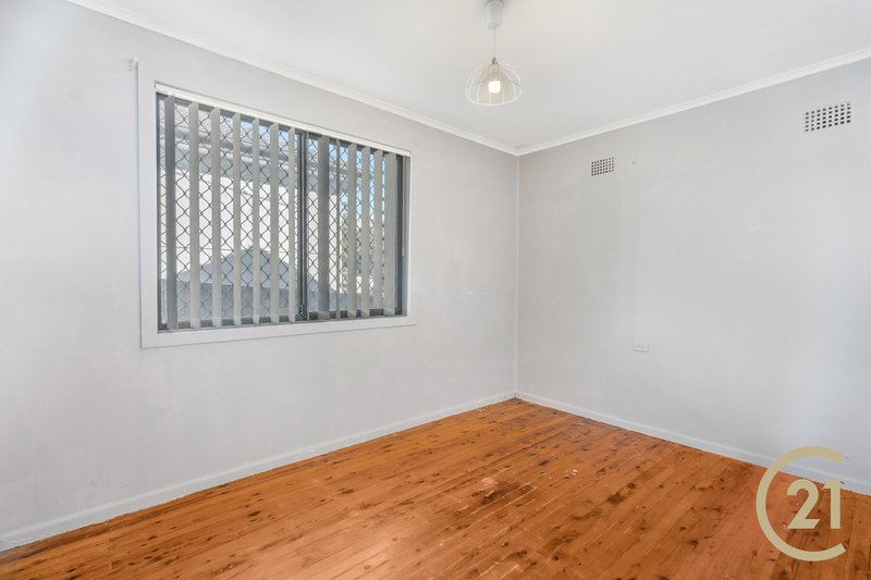 Photo - 12 Lomani Street, Busby NSW 2168 - Image 9