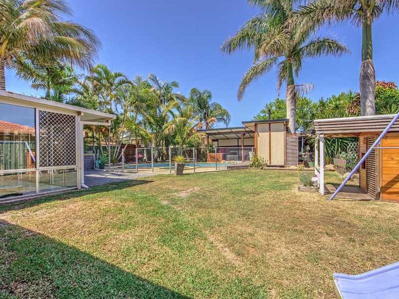 Photo - 12 Lorikeet Lane, Burleigh Waters QLD 4220 - Image 10