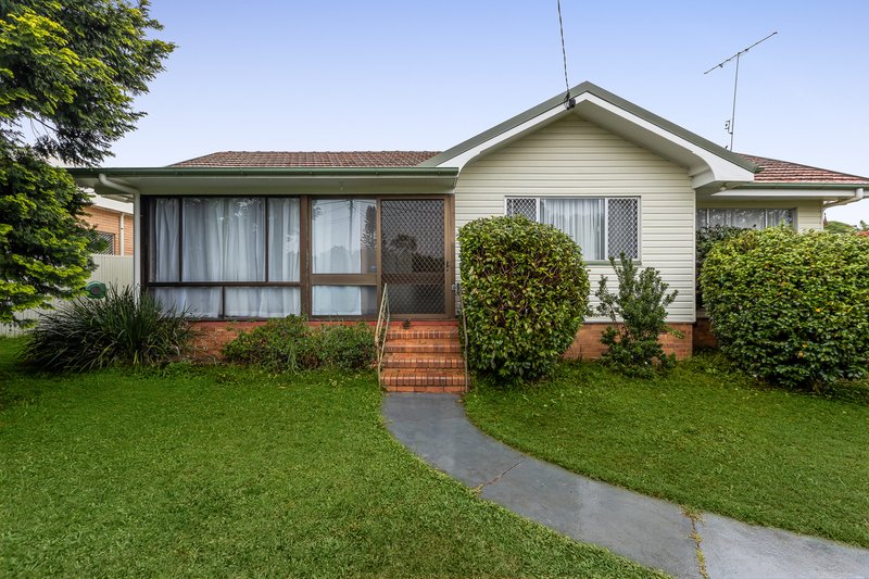 Photo - 12 Lovett Street, Rangeville QLD 4350 - Image 2