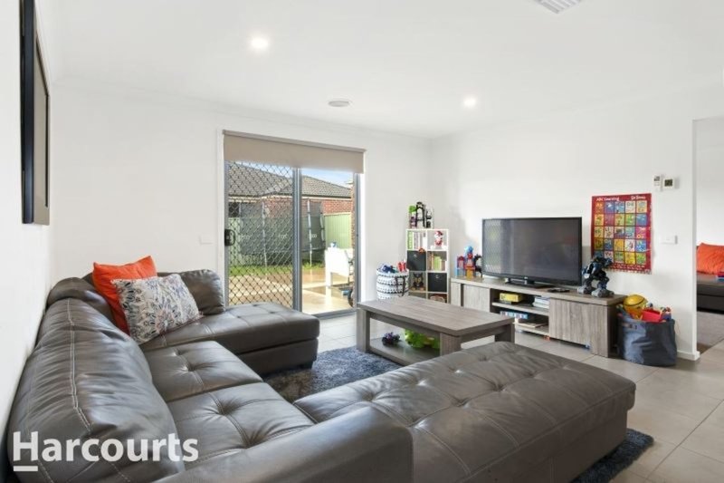 Photo - 12 Lowry Crescent, Miners Rest VIC 3352 - Image 5