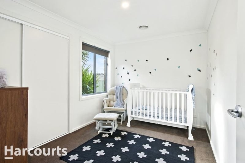 Photo - 12 Lowry Crescent, Miners Rest VIC 3352 - Image 11