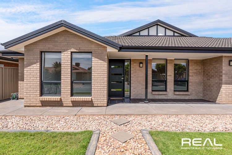 Photo - 12 Lucy Drive, Munno Para West SA 5115 - Image 2