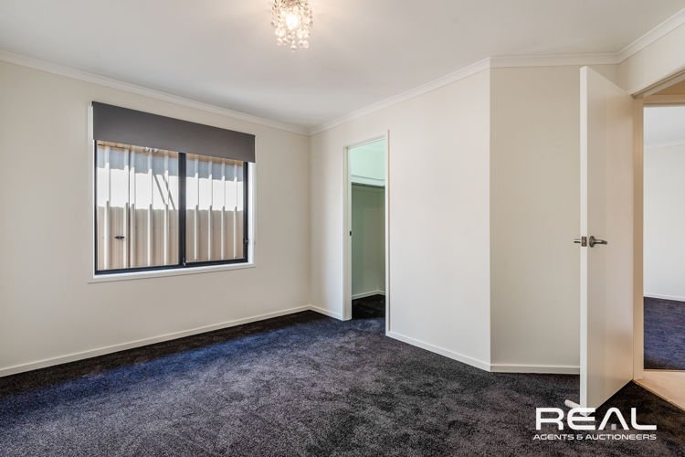 Photo - 12 Lucy Drive, Munno Para West SA 5115 - Image 16