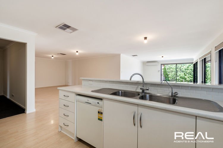 Photo - 12 Lucy Drive, Munno Para West SA 5115 - Image 23