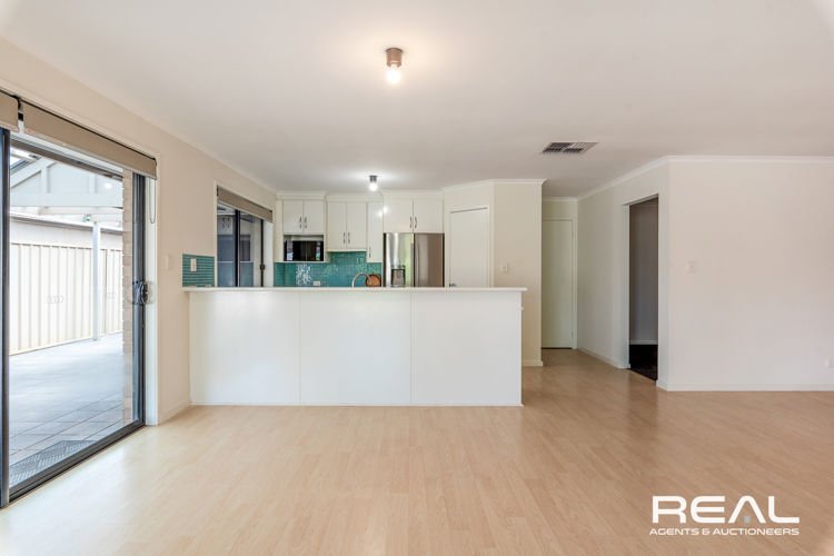 Photo - 12 Lucy Drive, Munno Para West SA 5115 - Image 25