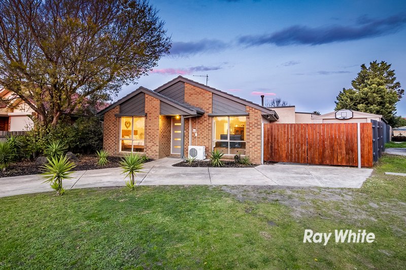 12 Lupin Court, Cranbourne North VIC 3977