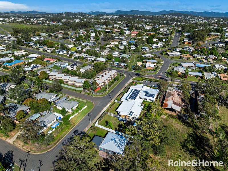 Photo - 12 Luscombe Court, New Auckland QLD 4680 - Image 11