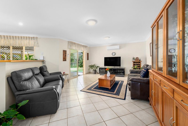 Photo - 12 Lynford Place, Bridgeman Downs QLD 4035 - Image 8