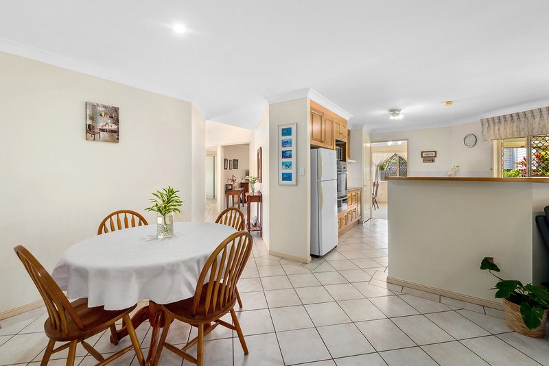 Photo - 12 Lynford Place, Bridgeman Downs QLD 4035 - Image 10