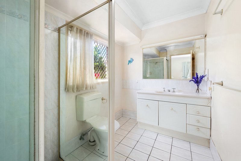 Photo - 12 Lynford Place, Bridgeman Downs QLD 4035 - Image 13