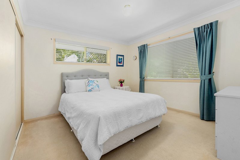 Photo - 12 Lynford Place, Bridgeman Downs QLD 4035 - Image 14