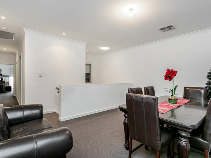 Photo - 12 Mackenzie Circuit, Mawson Lakes SA 5095 - Image 13