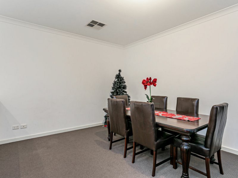 Photo - 12 Mackenzie Circuit, Mawson Lakes SA 5095 - Image 14