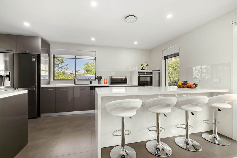 Photo - 12 Mackerras Crescent, Theodore ACT 2905 - Image 4