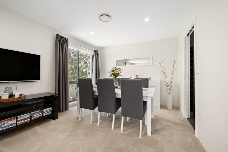 Photo - 12 Mackerras Crescent, Theodore ACT 2905 - Image 9