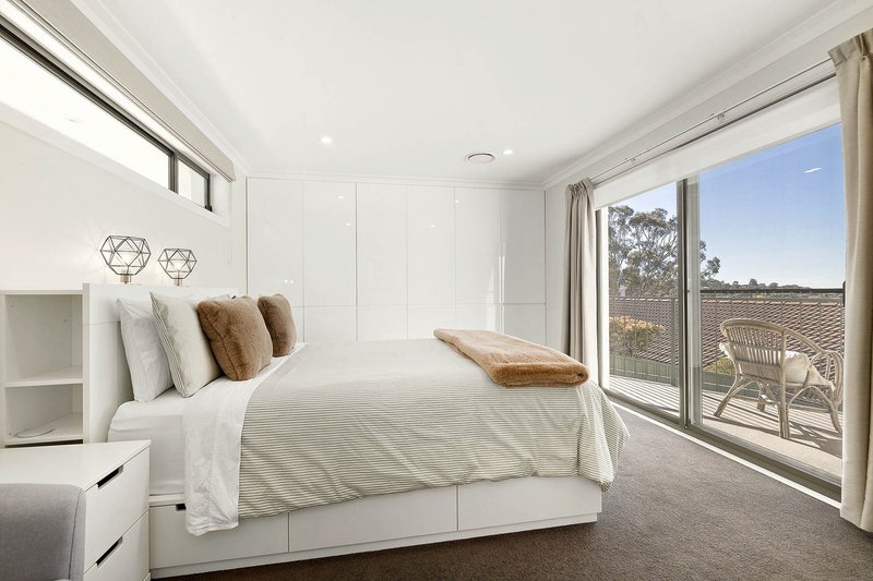 Photo - 12 Mackerras Crescent, Theodore ACT 2905 - Image 11