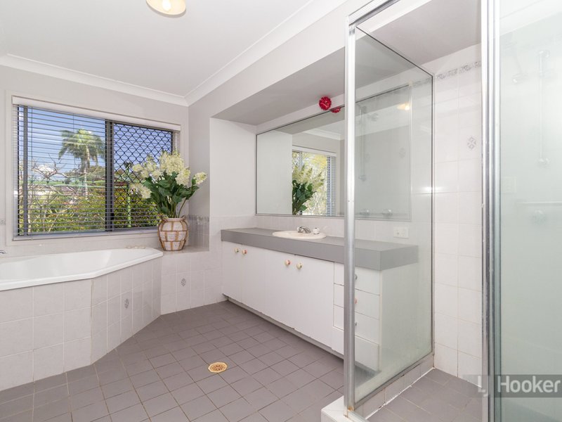 Photo - 12 Maclean Drive, Boronia Heights QLD 4124 - Image 11