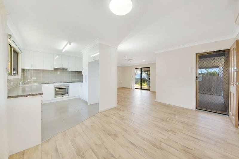 Photo - 12 Madigan Street, Tannum Sands QLD 4680 - Image 3