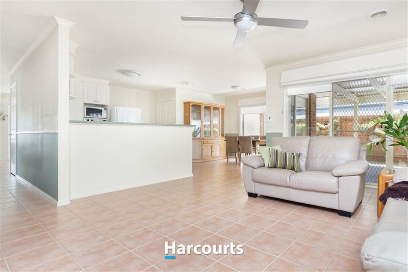 Photo - 12 Mahogany Court, Pakenham VIC 3810 - Image 4