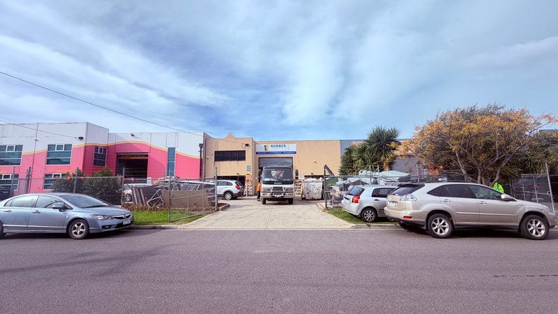Photo - 12 Maida Avenue, Sunshine North VIC 3020 - Image 2