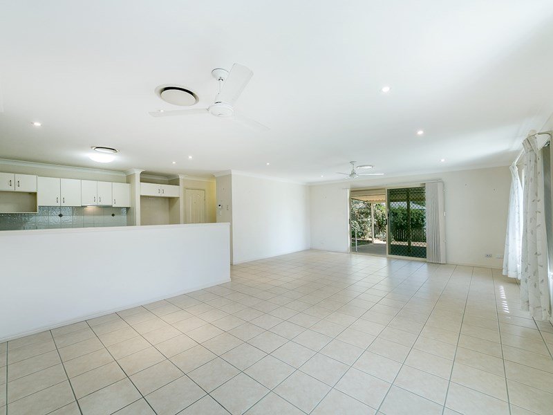 Photo - 12 Majella Court, Caboolture South QLD 4510 - Image 5