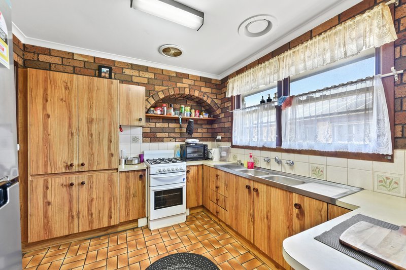 Photo - 12 Malcolm Crescent, Keysborough VIC 3173 - Image 4