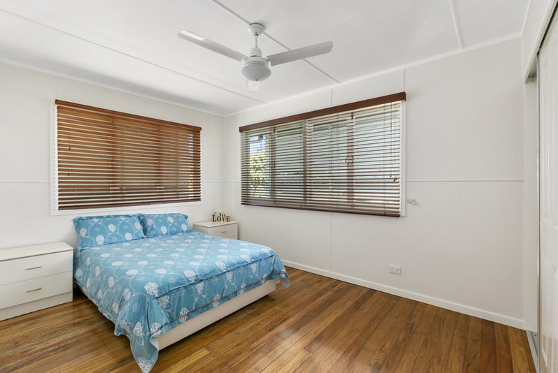 Photo - 12 Malvern Street, Salisbury QLD 4107 - Image 9