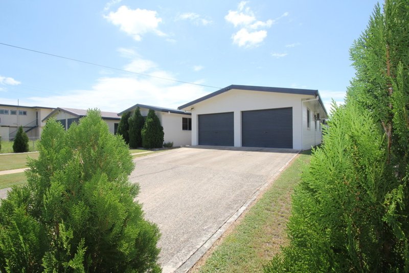 Photo - 12 Mambrini Street, Halifax QLD 4850 - Image 16