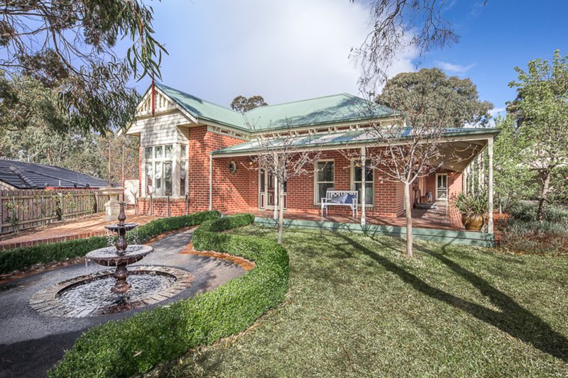 12 Manna Gum Close, Sunbury VIC 3429