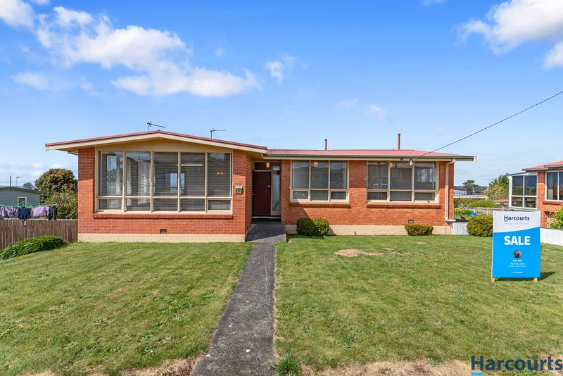 Photo - 12 Manning Crescent, Devonport TAS 7310 - Image 3