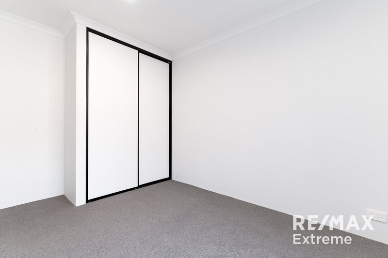 Photo - 12 Manston Road, Thornlie WA 6108 - Image 17