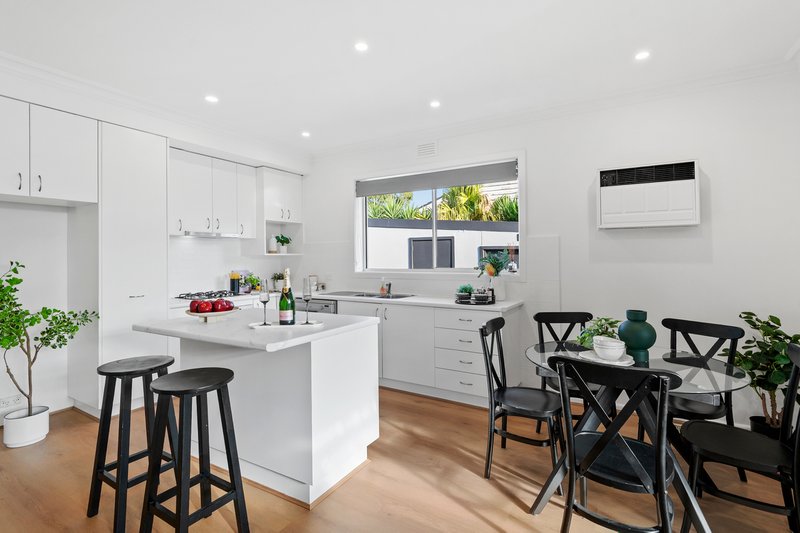 Photo - 1/2 Maple Street, Bayswater VIC 3153 - Image 4