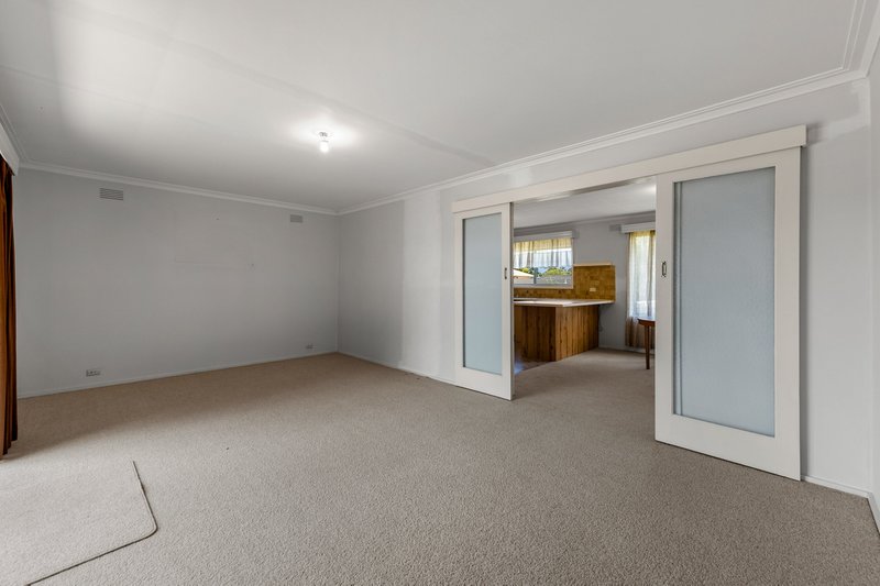 Photo - 12 Maple Street, Bayswater VIC 3153 - Image 5