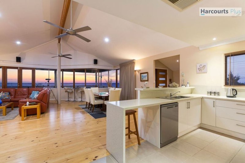 Photo - 12 Marine Avenue, Hallett Cove SA 5158 - Image 5