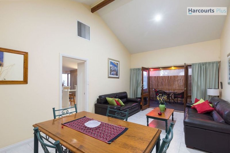 Photo - 12 Marine Avenue, Hallett Cove SA 5158 - Image 12