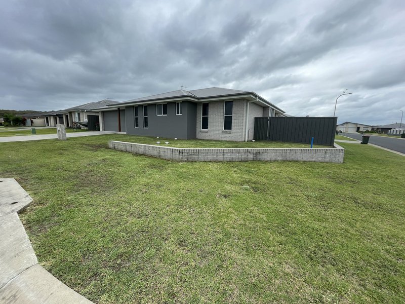 Photo - 12 Mariner Avenue, Old Bar NSW 2430 - Image 2