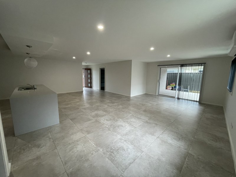 Photo - 12 Mariner Avenue, Old Bar NSW 2430 - Image 6