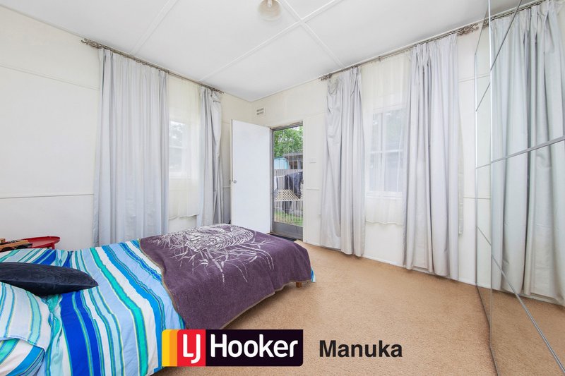 Photo - 12 Marlee Place, Narrabundah ACT 2604 - Image 7