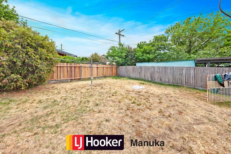 Photo - 12 Marlee Place, Narrabundah ACT 2604 - Image 11