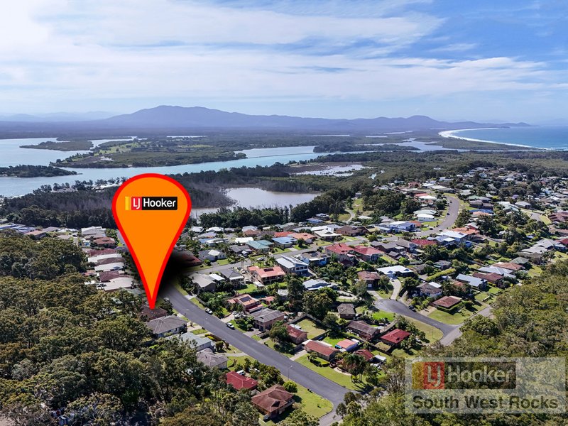 Photo - 12 Marlin Drive, South West Rocks NSW 2431 - Image 2