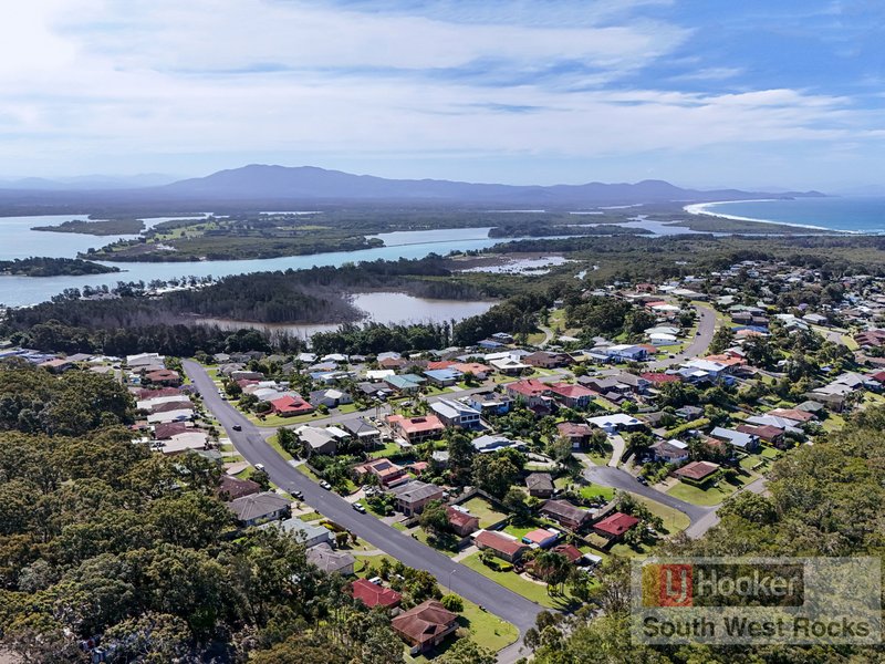 Photo - 12 Marlin Drive, South West Rocks NSW 2431 - Image 4