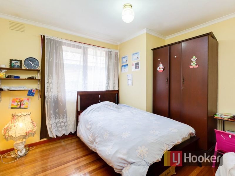 Photo - 12 Marshall Court, Hampton Park VIC 3976 - Image 6