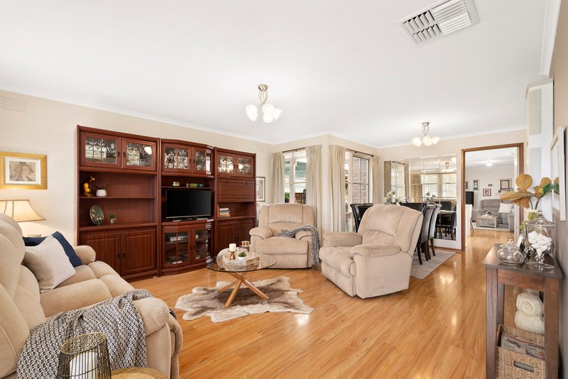 Photo - 12 Marshall Drive, Mill Park VIC 3082 - Image 4