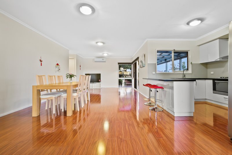 Photo - 12 Mason Way, Berwick VIC 3806 - Image 3