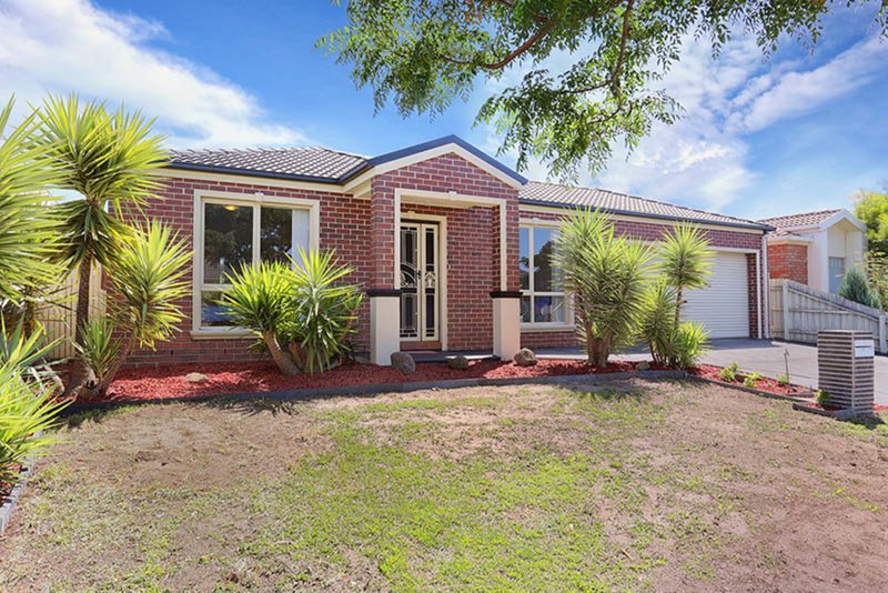 12 Masters Circuit, Roxburgh Park VIC 3064