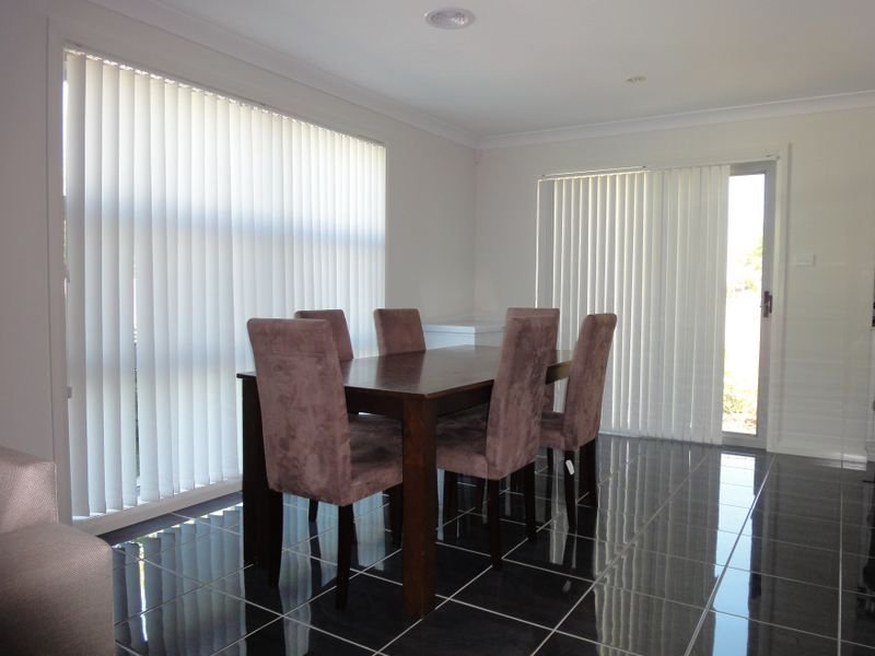 Photo - 12 Mavis Latham Street, Franklin ACT 2913 - Image 4