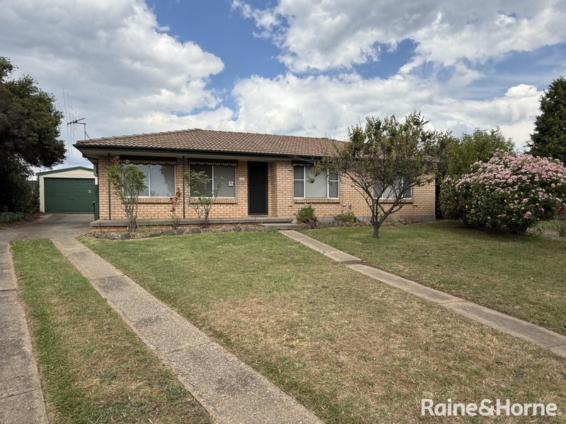 12 Maxime Place, Orange NSW 2800